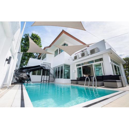 SeaBreeze Grand Pool Villa Pattaya
