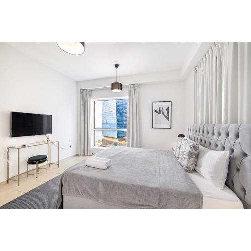 Seafront Newly Renovated 2BR in JBR