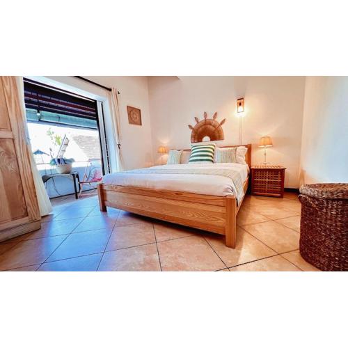 SEAS the DAY luxury seafront!