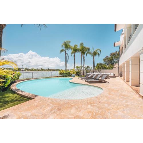 Seaside Bliss with pool and spectacular view