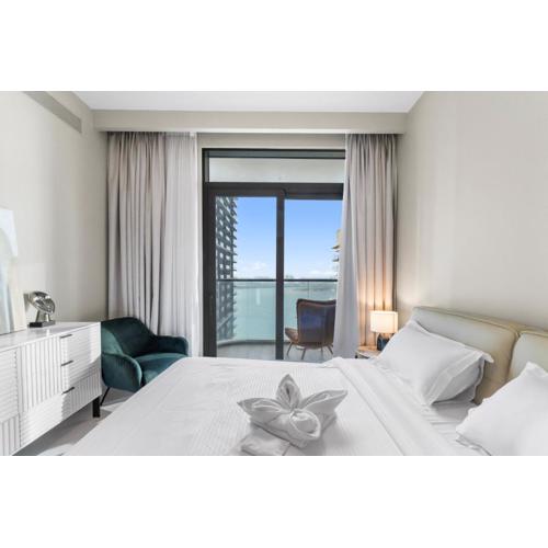 Seaside Lux Retreat 2-BR Private Beach