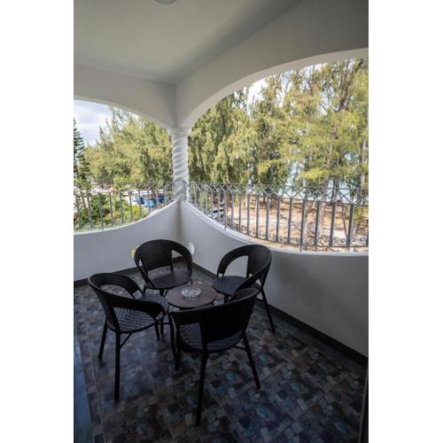 Seaview Apartment by Beach