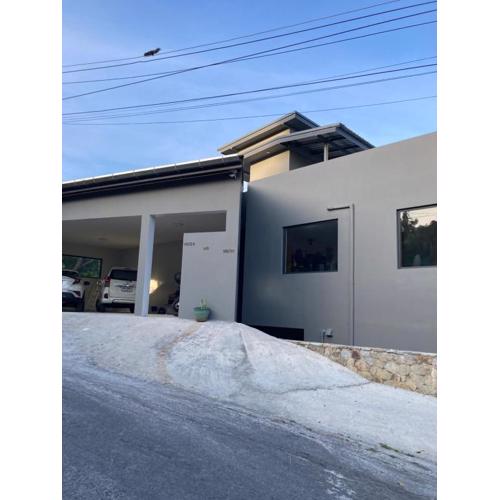 Seaview Eagles Nest Apartment 3