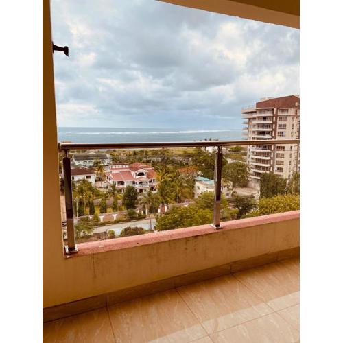 Seaview on Third avenue beach apt-nyali