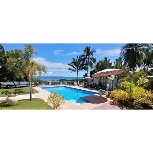 Seaview Residence Garden Room1