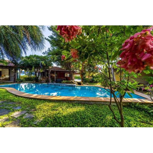 Secluded Oasis for Family and Friends BM5