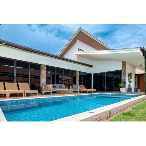 Selena Pool Villa Quiet and Chic