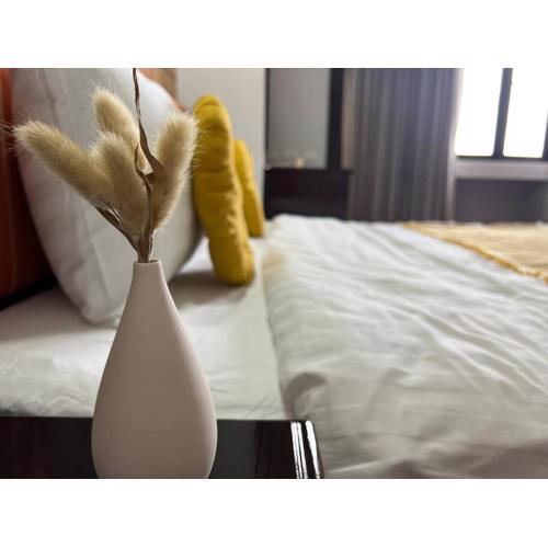 SelfCheckIn 1 BedRoom Omni Tower Bangkok center Near Ploenchit Asoke Sukhumvit BTS Night Club Pool&Gym