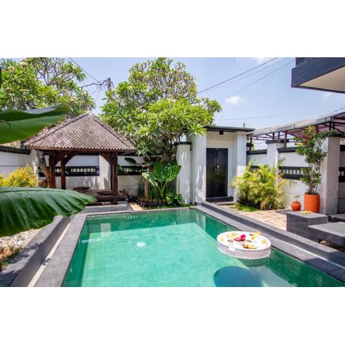 SEMINYAK - Beautiful 3BDR Villa in with Big Pool and Rooftop