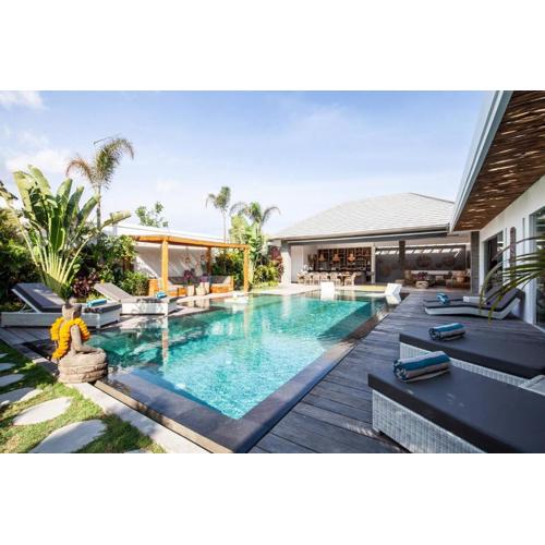 Seminyak 5 Bd Villa Avec Chill-out Extrieur