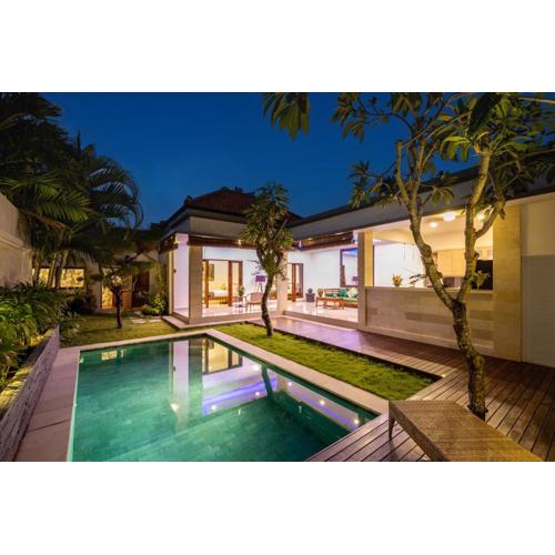 Seminyak lush tropical paradise close to Eatstreet