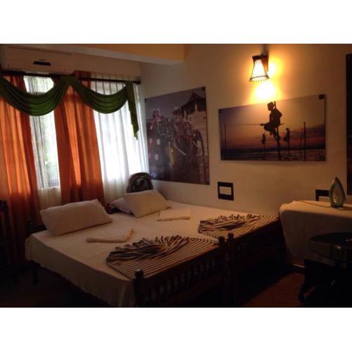 Senathilaka Guest Inn