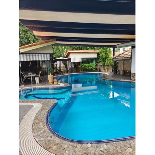 Separate house with swimming pool