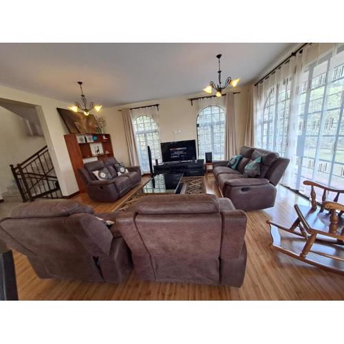 Serene Stay Near Everything