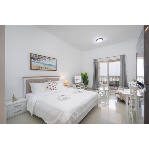 Serene Studio & Sea View & Brand New Listing