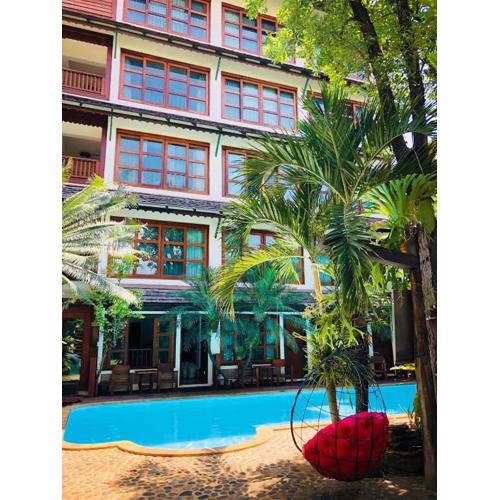 Serene teak Boutique