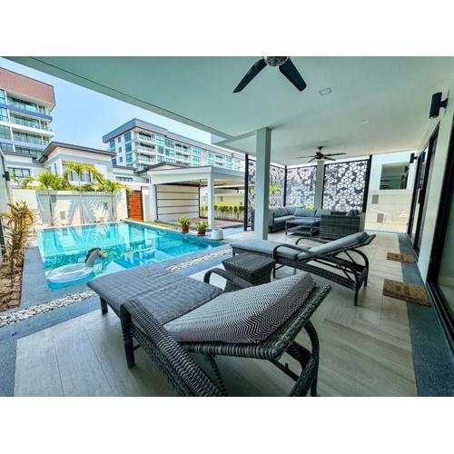 Serenity Jomtien Pool Villa