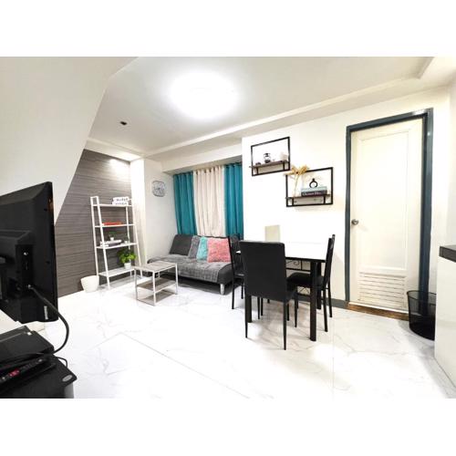 Serenity Loft, near QC's Vibrant Scene and Dining