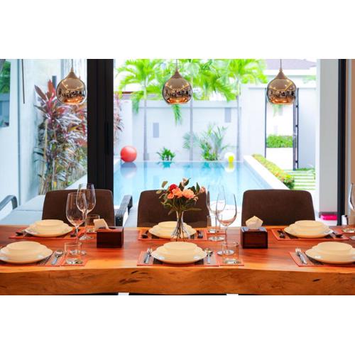 Serenity lux Pool Villa in Jomtien 5BR & 5 Mins to Beach 豪華五臥泳池別墅 5分鐘到達中天海灘