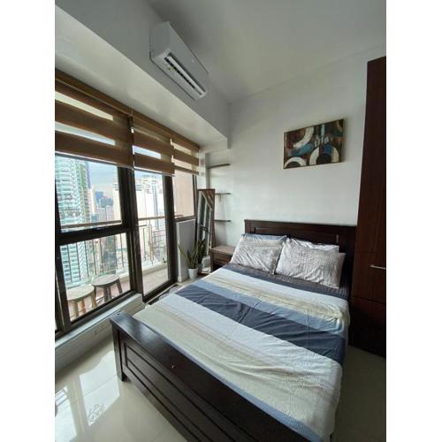 Serviced Apartment with great location and the best view plus Fast wifi