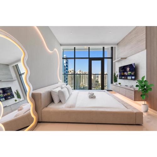 Seven Palm Hotel with West beach access