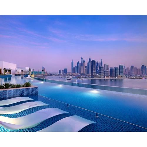 Seven Palm Jumeirah! Exceptional Rooftop Infinity Pool! Private Beach! Studio with a Balcony!