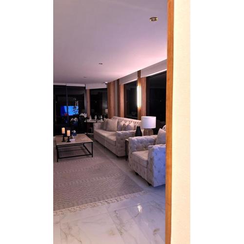 Seven Seas Diamonds Cruise