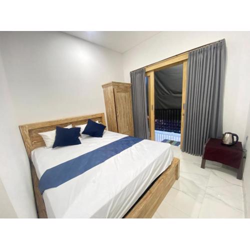 SH Hotel Kuta- 20 Second to the Beach by Micky Studio