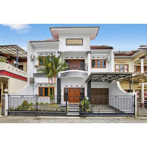 Shafira House - Modern House 3BR near Yogyakarta culinary spots