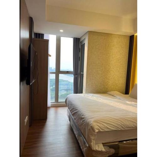 Shanghai Room Gold coast studio netflix sofabed