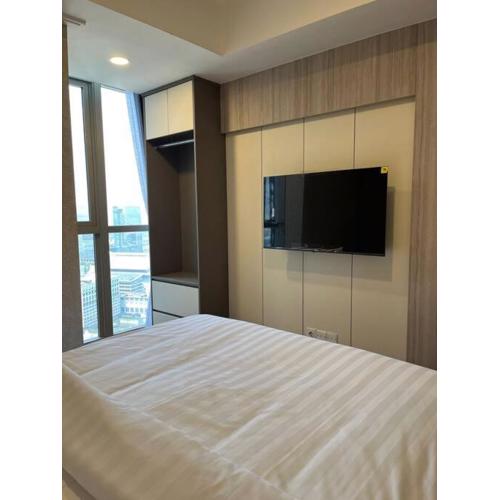 shanghai tower studio netflix sofabed