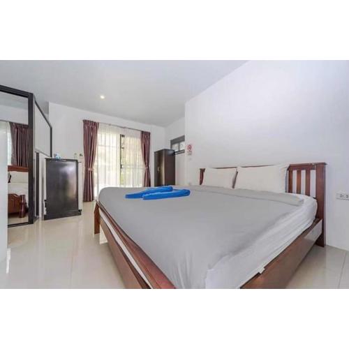 Share pool 1 room 2 bedroom