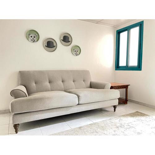 Sharjah corniche private room for women only