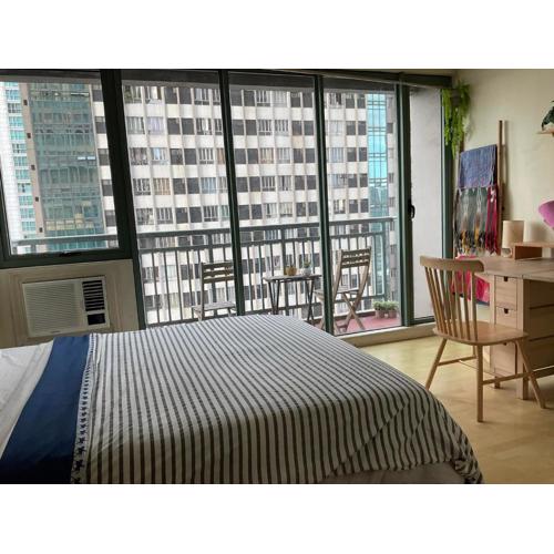 SHAW BLVD 69 sqm 2 bdrm w/ WiFi, parking, across Shangrila Mall