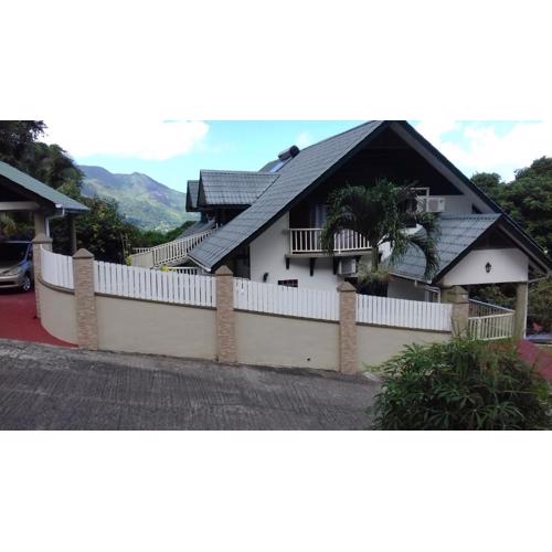 SHAY LYAH SELF CATERING