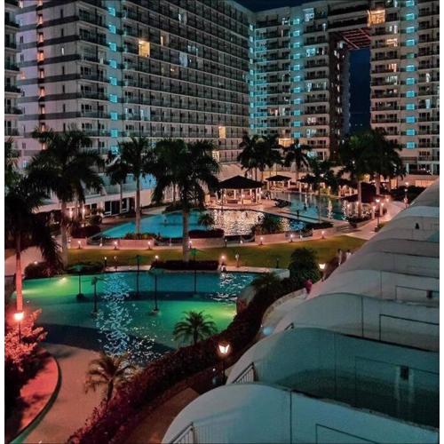 SHELL RESIDENCE C22 Shortwalk MOA Balcony poolview