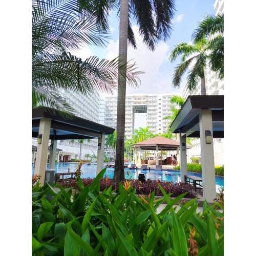 Shell Residences MOA 2 beds by Dad's