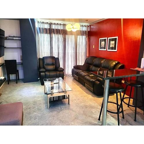 Sheryll Escapes - Kandi Modern 1BR with king bed fast Wi-Fi & housekeeping