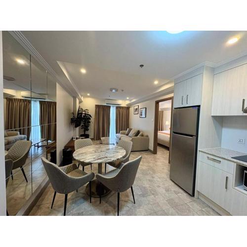 Sheryll Escapes - La Grande 11th floor Phase 2, posh 1BR balcony!