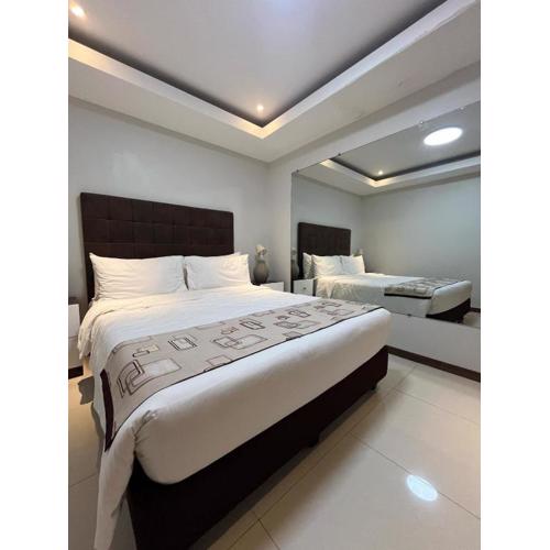 Sheryll Escapes - La Grande 406 cozy 1 bedroom Wi-Fi and Netflix