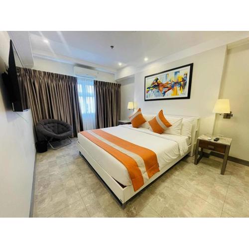 Sheryll Escapes - La Grande Phase 2-514, 1 bedroom with balcony, Netflix & WiFi