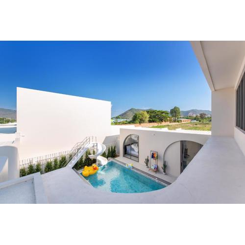 SHIN Lalynn Pool Villa