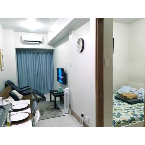 Shore 3 Residences Condo with Netflix and Wifi