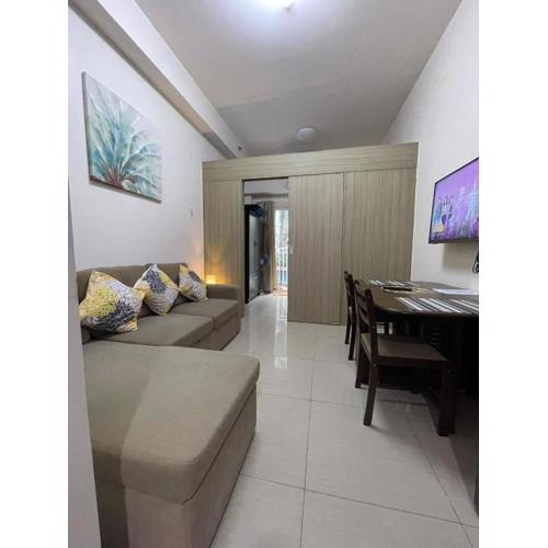 Shore Residence Mall of Asia Direct pool