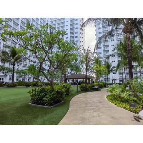 Shore Residences - Cozy 1BR Apartment near MOA
