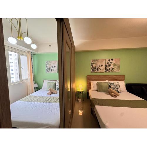 Shore Residences Family Room 1027 with 2 Beds by Prime Stay