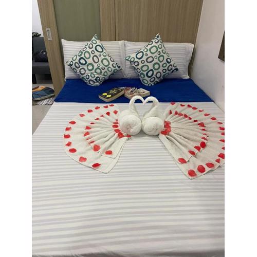 Shore Residences, Mall Of Asia Complex Stays by PBYY