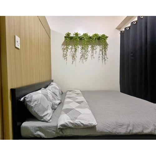 Shore Residences MOA Minimalist Room
