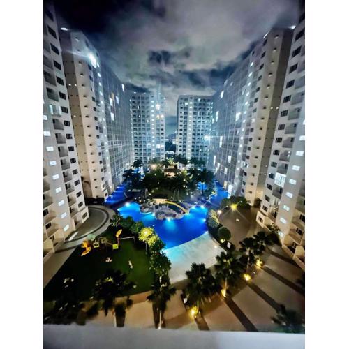 Shore Staycation Residences Steps from SM MOA Casino Zone