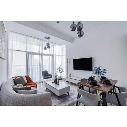 ShoresInn - Chic Waterfront Living in Dubai Marina